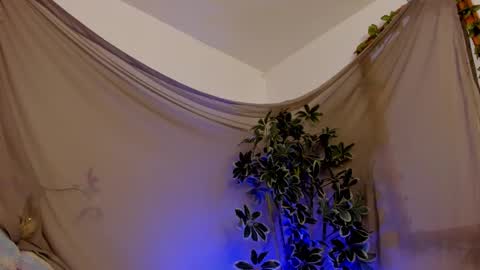 Snapshot of bonniecute_ chatting on October 11, 11:47 pm online show from October 11, 11:47 pm