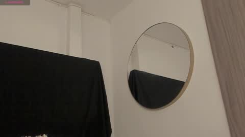 Snapshot of bonniecute_ chatting on October 26, 11:42 pm online show from October 26, 11:42 pm