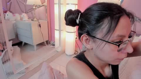 Bonnie  online show from December 26, 3:42 pm