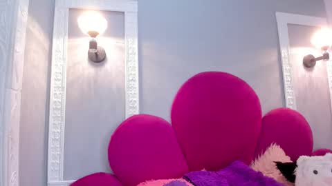 Snapshot of bonniie_22 chatting on February 9, 9:08 pm Bonnie online show from February 9, 9:08 pm