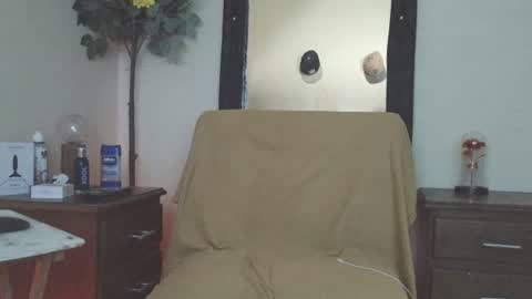 Snapshot of bonsai160723 chatting on July 20, 3:03 pm kevin hart online show from July 20, 3:03 pm