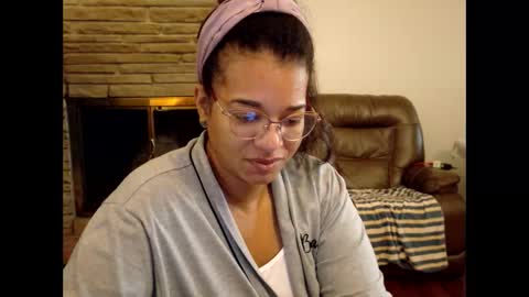 Queen Bon Vivantt online show from November 3, 2:18 pm