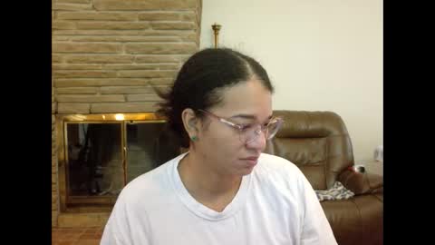 Queen Bon Vivantt online show from November 14, 2:05 pm