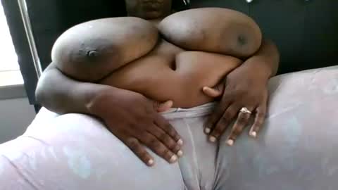 Snapshot of boobietee chatting on June 17, 2:18 pm boobietee online show from June 17, 2:18 pm