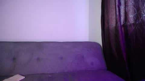 KIM     online show from November 28, 9:39 pm