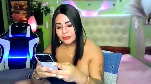 Snapshot of boobsylicious69 chatting on September 29, 2:55 pm Miles online show from September 29, 2:55 pm