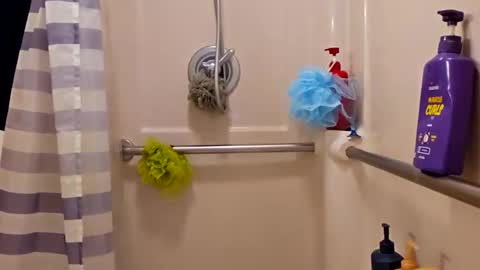 bootywhoknows online show from February 14, 7:10 pm