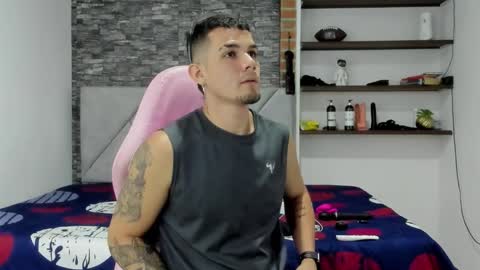 Snapshot of booyhott_ chatting on February 25, 8:40 pm booyhott_ online show from February 25, 8:40 pm