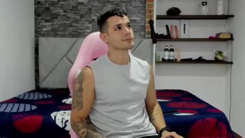 Snapshot of booyhott_ chatting on February 28, 7:26 pm booyhott_ online show from February 28, 7:26 pm