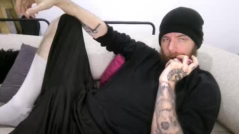 Snapshot of boredpunkdude666 chatting on March 25, 12:05 am boredpunkdude666 online show from March 25, 12:05 am