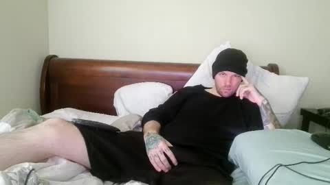 Snapshot of boredpunkdude666 chatting on June 6, 1:32 am boredpunkdude666 online show from June 6, 1:32 am
