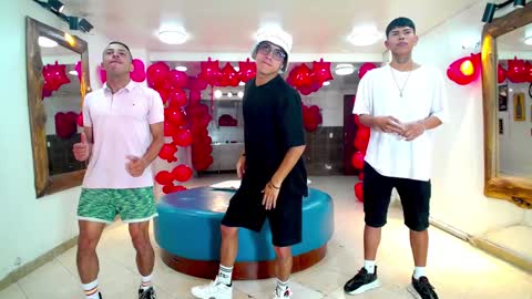 THOMAS AND DAMIAND online show from January 20, 4:10 am