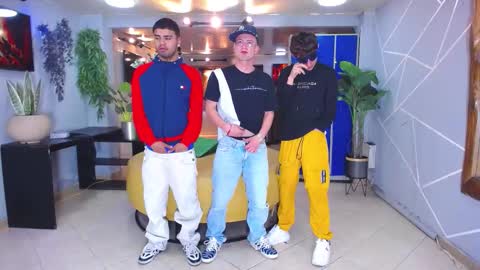 THOMAS AND DAMIAND online show from October 12, 4:11 am