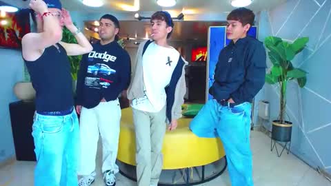 THOMAS AND DAMIAND online show from October 22, 4:13 am