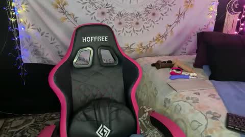 BossMom online show from January 6, 9:07 pm