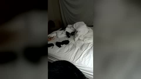 bottomboiiie online show from July 13, 4:59 am