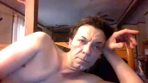 Snapshot of bottomcdforoldersc chatting on February 14, 12:36 pm James online show from February 14, 12:36 pm