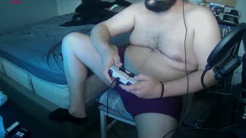 Snapshot of bottomman1990 chatting on April 8, 11:16 pm uncutpr online show from April 8, 11:16 pm