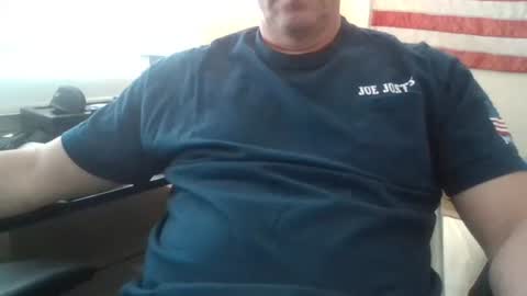 Snapshot of bourbonman144 chatting on April 29, 8:15 pm bourbonman144 online show from April 29, 8:15 pm