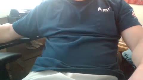 Snapshot of bourbonman144 chatting on May 11, 7:11 pm bourbonman144 online show from May 11, 7:11 pm
