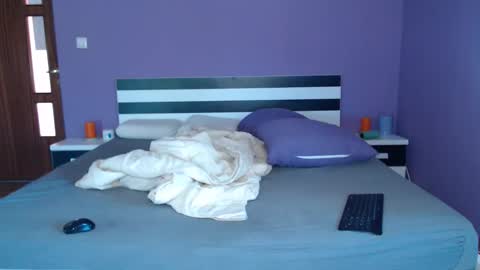 Snapshot of bouth_dream chatting on October 28, 10:52 am Angel-Boy online show from October 28, 10:52 am