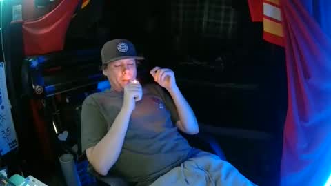 Bowerboi1217 online show from December 4, 9:01 pm