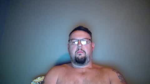 Snapshot of bowtieguy84 chatting on September 13, 7:52 am bowtieguy84 online show from September 13, 7:52 am