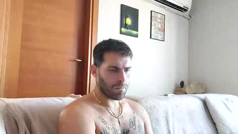 Snapshot of boy_aroundtheworld chatting on October 11, 11:09 am Dan online show from October 11, 11:09 am