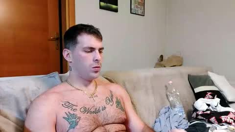 Snapshot of boy_aroundtheworld chatting on October 14, 11:49 pm Dan online show from October 14, 11:49 pm