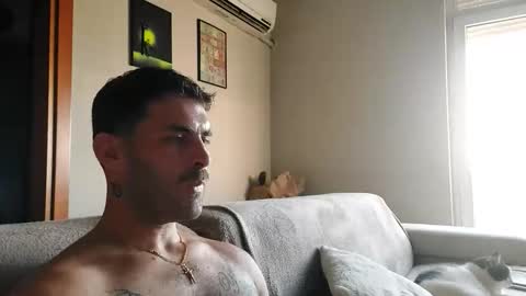 Snapshot of boy_aroundtheworld chatting on November 12, 2:28 pm Dan online show from November 12, 2:28 pm