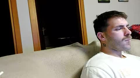 Snapshot of boy_aroundtheworld chatting on November 18, 1:22 am Dan online show from November 18, 1:22 am