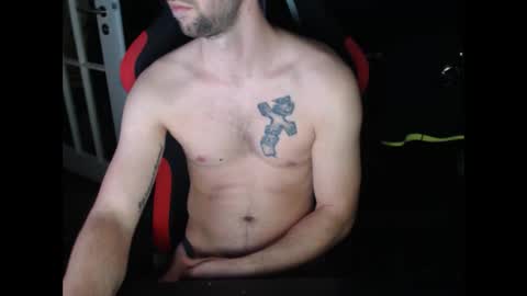 Snapshot of boy_t0y89 chatting on December 10, 6:49 pm boy_t0y89 online show from December 10, 6:49 pm