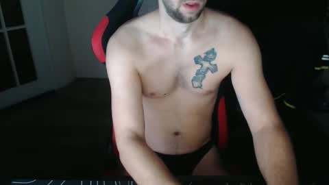 Snapshot of boy_t0y89 chatting on December 17, 5:46 am boy_t0y89 online show from December 17, 5:46 am
