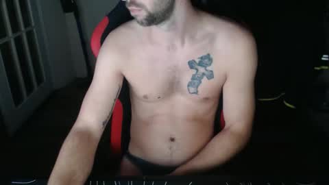 Snapshot of boy_t0y89 chatting on December 18, 6:14 pm boy_t0y89 online show from December 18, 6:14 pm