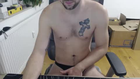 Snapshot of boy_t0y89 chatting on February 9, 6:17 am boy_t0y89 online show from February 9, 6:17 am