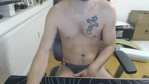 Snapshot of boy_t0y89 chatting on February 28, 12:17 pm boy_t0y89 online show from February 28, 12:17 pm