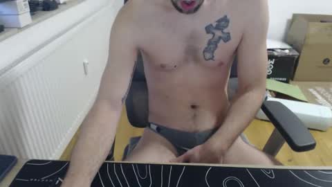 Snapshot of boy_t0y89 chatting on March 9, 6:06 am boy_t0y89 online show from March 9, 6:06 am