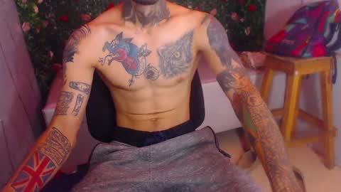 boy_tatto77 online show from June 2, 1:02 pm