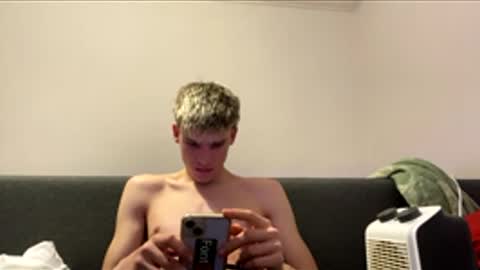 Snapshot of boyblondhetero chatting on January 9, 2:03 am boyblondhetero online show from January 9, 2:03 am