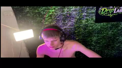 Snapshot of boyblondhetero chatting on February 10, 4:00 pm boyblondhetero online show from February 10, 4:00 pm