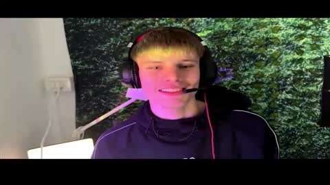 Snapshot of boyblondhetero chatting on February 19, 4:25 pm boyblondhetero online show from February 19, 4:25 pm