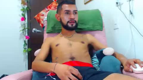 Snapshot of boybunnyerotic chatting on September 16, 12:22 am boybunnyerotic online show from September 16, 12:22 am