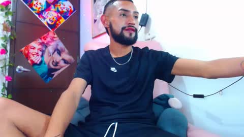 Snapshot of boybunnyerotic chatting on September 17, 3:41 am boybunnyerotic online show from September 17, 3:41 am