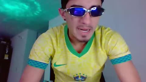 Snapshot of boyfriend_fuckme chatting on February 25, 12:31 am Felipe online show from February 25, 12:31 am