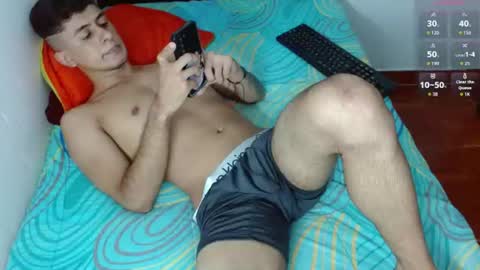 Snapshot of boyg_hots chatting on June 11, 7:56 pm boyg_hots online show from June 11, 7:56 pm