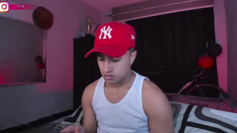 Snapshot of boylatin_777 chatting on February 25, 11:11 pm miguel online show from February 25, 11:11 pm