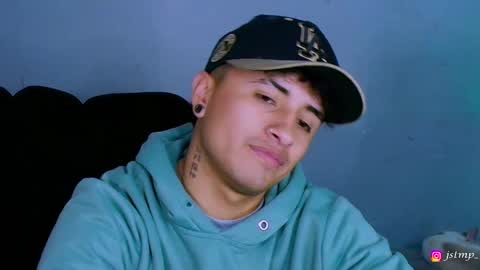 Snapshot of boylatin_777 chatting on November 13, 6:40 pm miguel online show from November 13, 6:40 pm