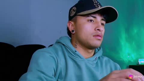 Snapshot of boylatin_777 chatting on November 14, 6:45 am miguel online show from November 14, 6:45 am