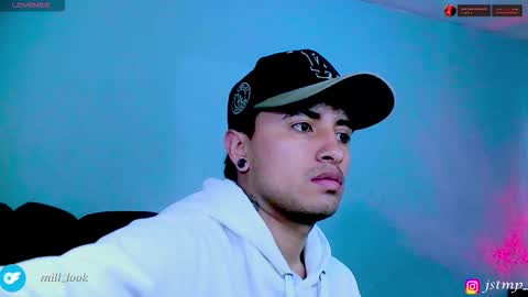 Snapshot of boylatin_777 chatting on November 25, 8:31 pm miguel online show from November 25, 8:31 pm