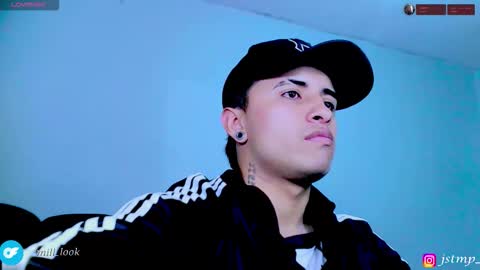 Snapshot of boylatin_777 chatting on November 27, 3:41 am miguel online show from November 27, 3:41 am